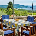 Vakantiehuis House Lenu With Pool And Amazing Sea View