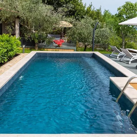 Dom wakacyjny House Lenu With Pool And Amazing Sea View *