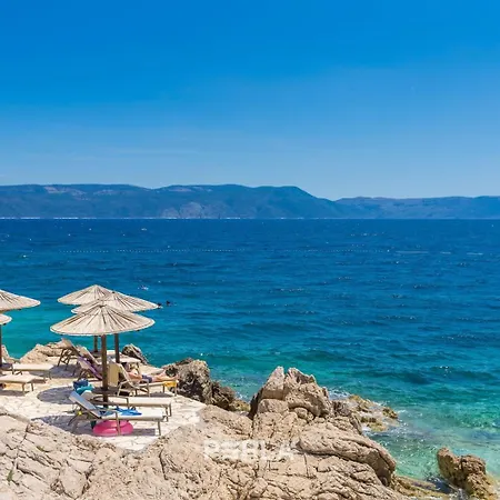 Dom wakacyjny House Lenu With Pool And Amazing Sea View